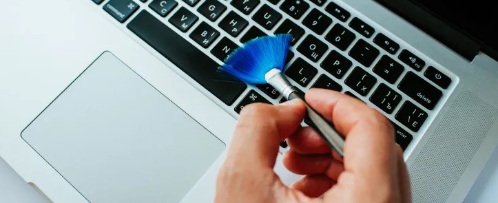 cara membersihkan keyboard laptop