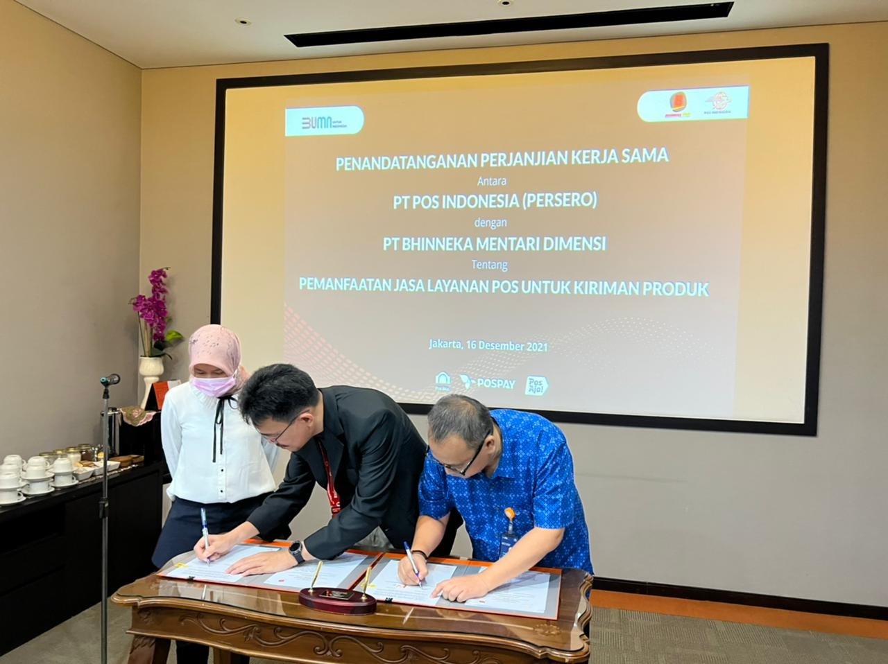 tanda tangan kerja sama Pos Indonesia